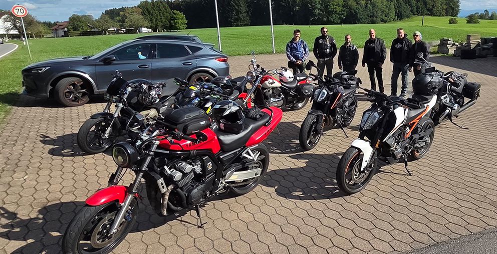 Darts und Motorradtour adpack team.jpg
