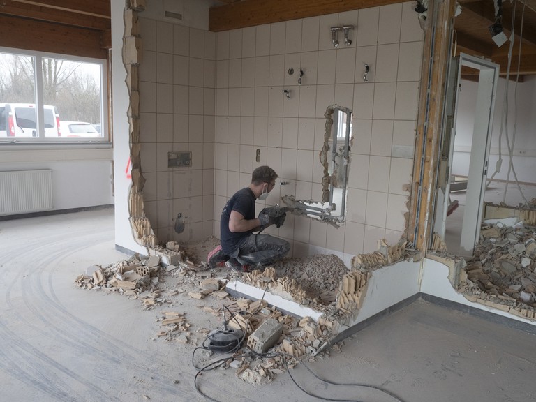 2025-01-08 Abriss alte Büros_15.jpg